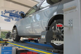 Spureinstellung am Fahrzeug